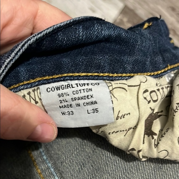 Cowgirl Tuff Dark Blue Jeans with Star Accent, 33x35l - Picture 4 of 4